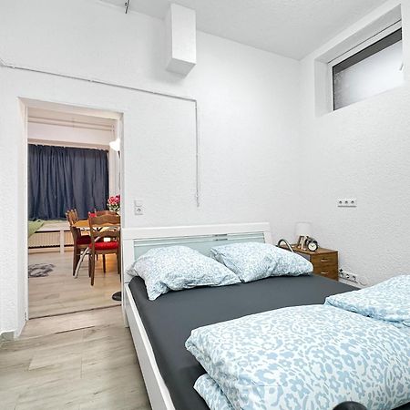 2 Zimmer Apartment Fuer 6 P, 15 Min Zum Flughafen Esslingen am Neckar Dış mekan fotoğraf